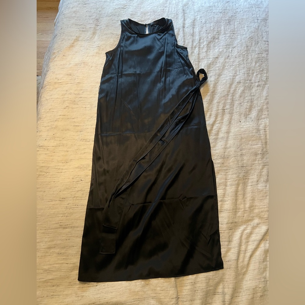 Elegant Black Sleeveless Dress